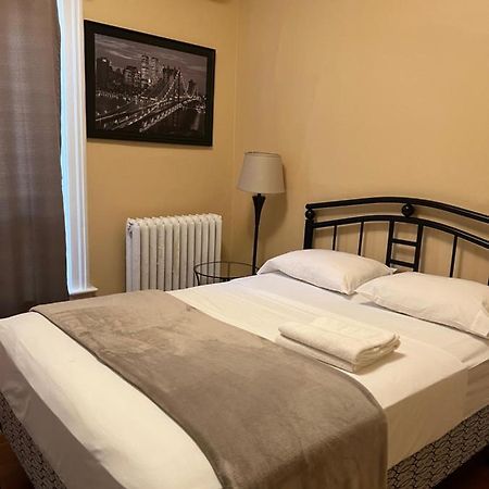 Adas Guesthouse 토론토 외부 사진