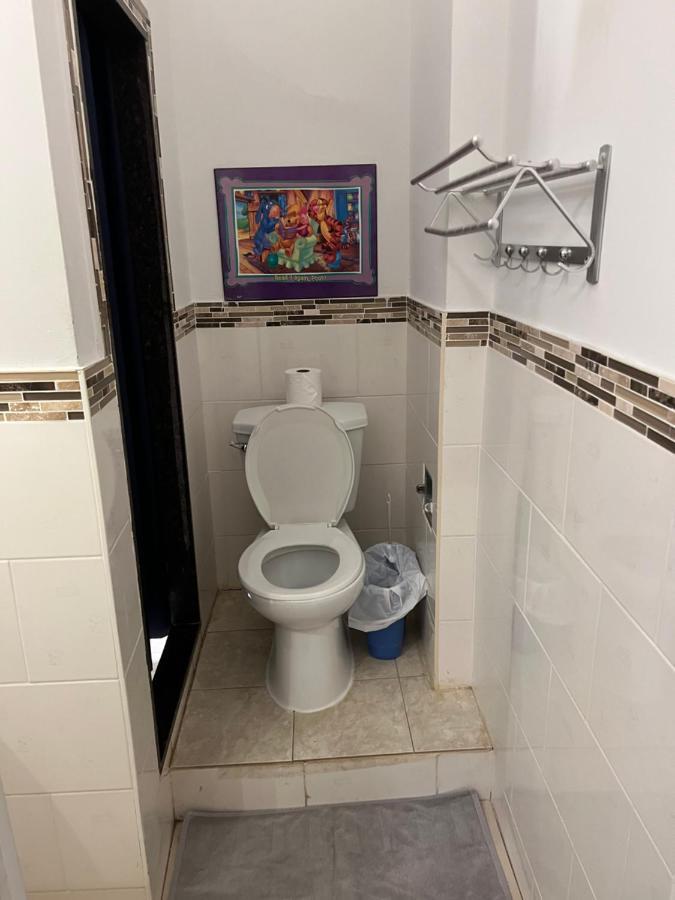 Adas Guesthouse 토론토 외부 사진